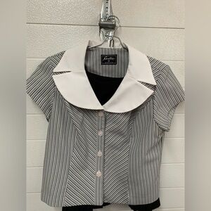 Vintage Sweet Suit Petite Size 12P Beautiful with Ruffles Top & Skirt Black